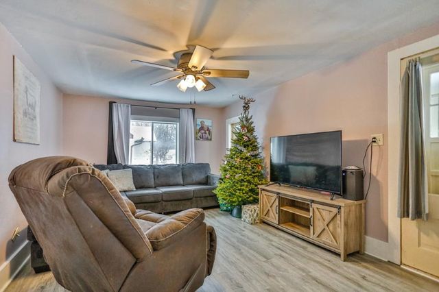 1119 N 9TH AVENUE, Wausau, WI 54401