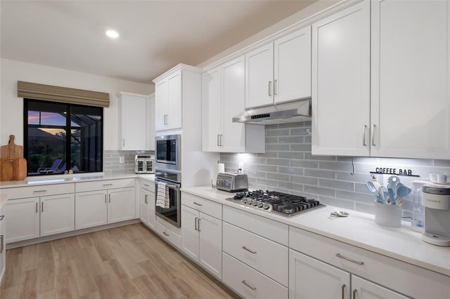 4913 COASTAL DAYS LANE, Lakewood Ranch, FL 34211