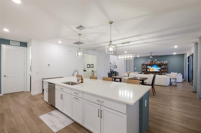 4913 COASTAL DAYS LANE, Lakewood Ranch, FL 34211