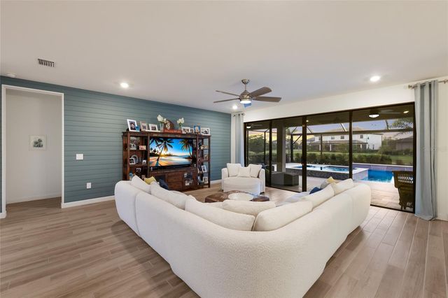 4913 COASTAL DAYS LANE, Lakewood Ranch, FL 34211