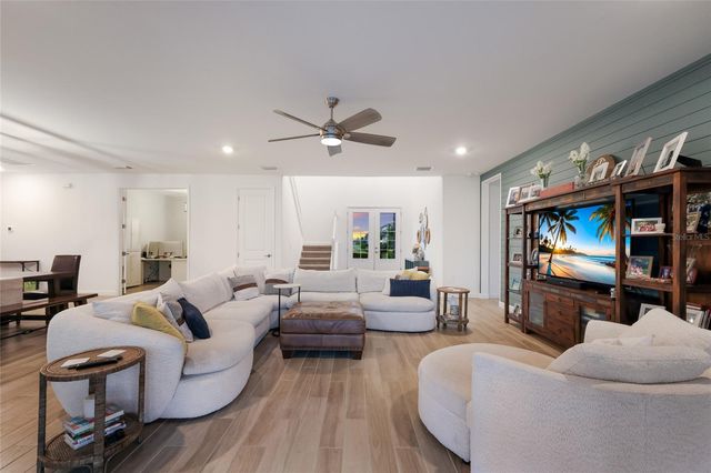 4913 COASTAL DAYS LANE, Lakewood Ranch, FL 34211