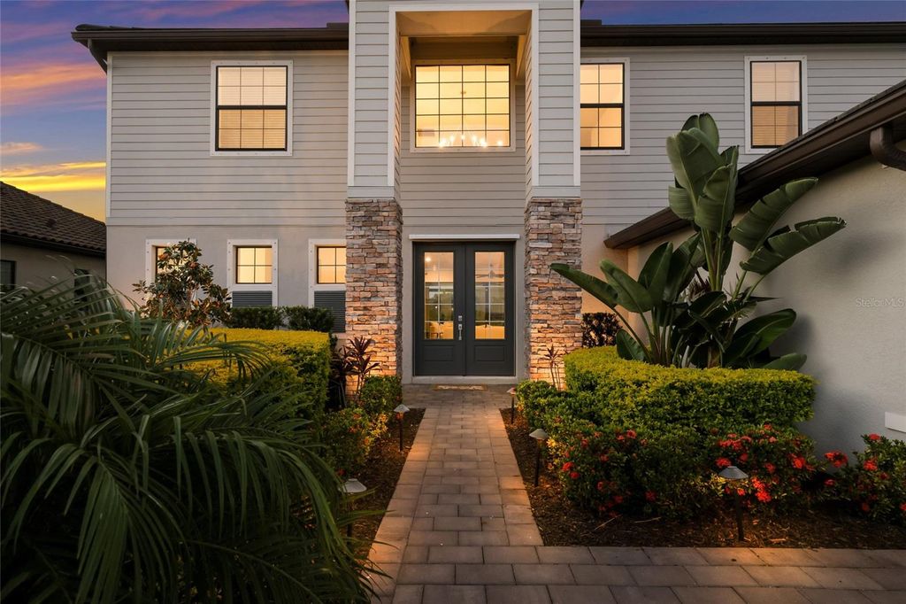Image 2 of property listing at 4913 COASTAL DAYS LANE, Lakewood Ranch, FL 34211