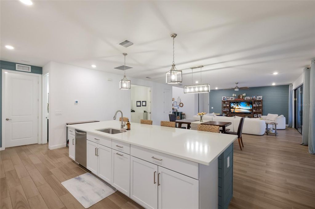 Image 12 of property listing at 4913 COASTAL DAYS LANE, Lakewood Ranch, FL 34211