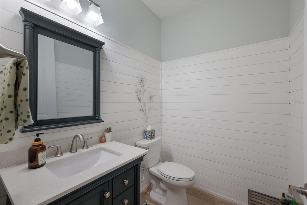 Image 13 of property listing at 4913 COASTAL DAYS LANE, Lakewood Ranch, FL 34211