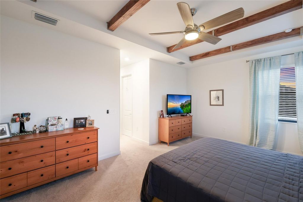 Image 24 of property listing at 4913 COASTAL DAYS LANE, Lakewood Ranch, FL 34211