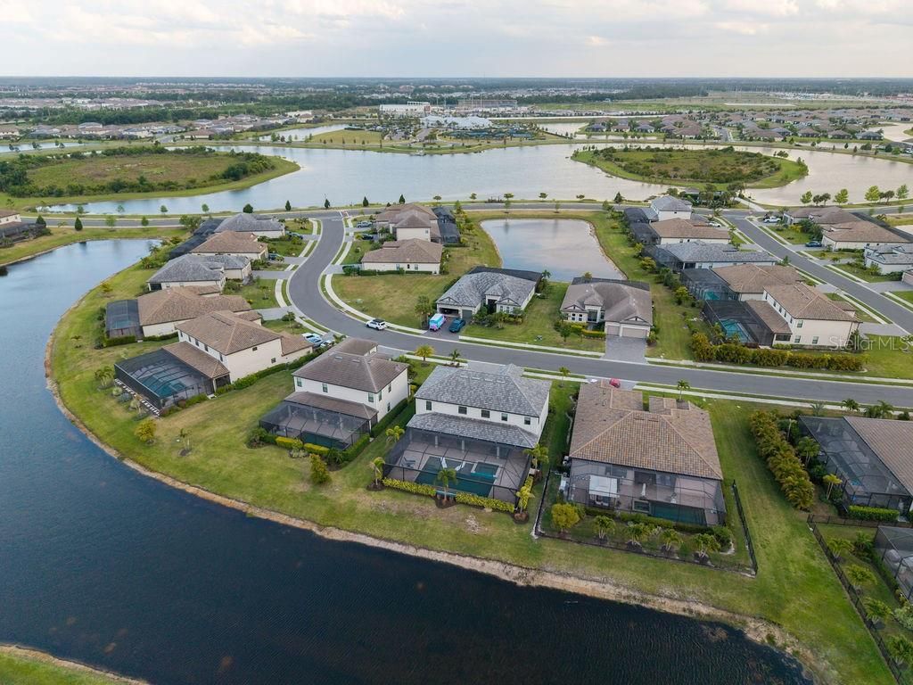 Image 41 of property listing at 4913 COASTAL DAYS LANE, Lakewood Ranch, FL 34211