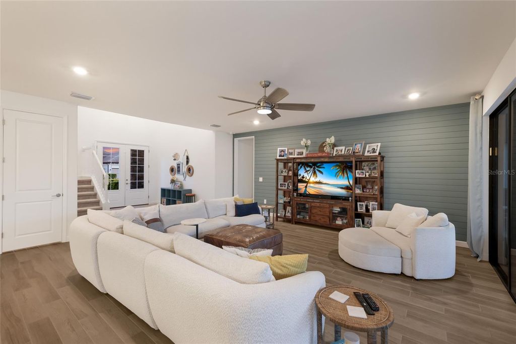 Image 6 of property listing at 4913 COASTAL DAYS LANE, Lakewood Ranch, FL 34211
