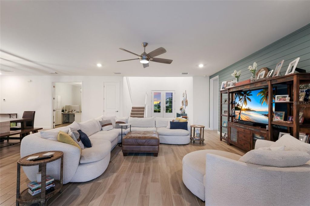 Image 7 of property listing at 4913 COASTAL DAYS LANE, Lakewood Ranch, FL 34211