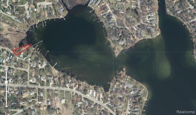 1337 Park Drive, White Lake, MI 48386