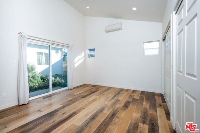 6461 Whitman Avenue, Los Angeles, CA 91406