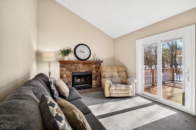 141 Terhune Ln, Hillsborough Twp., NJ 08844