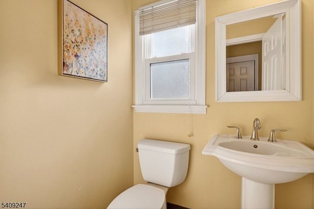 141 Terhune Ln, Hillsborough Twp., NJ 08844