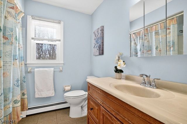 141 Terhune Ln, Hillsborough Twp., NJ 08844