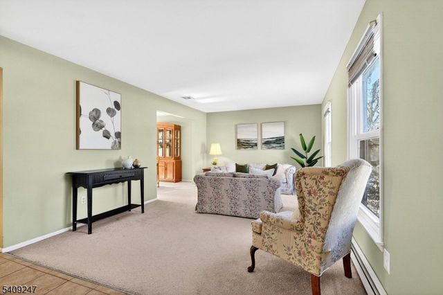 141 Terhune Ln, Hillsborough Twp., NJ 08844