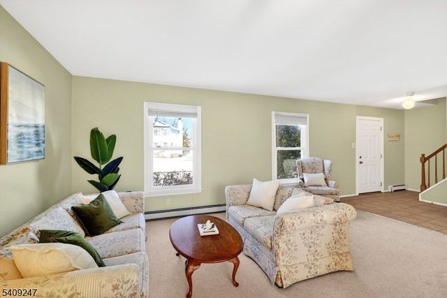 141 Terhune Ln, Hillsborough Twp., NJ 08844