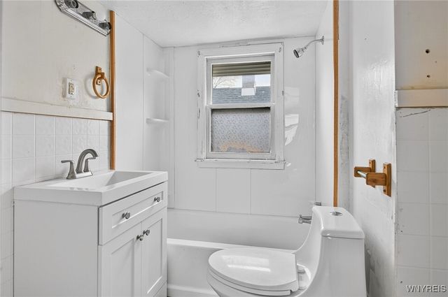 141 Millicent Avenue, Buffalo, NY 14215