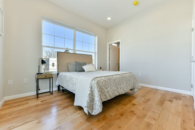 87 Parker St 402, Chelsea, MA 02150