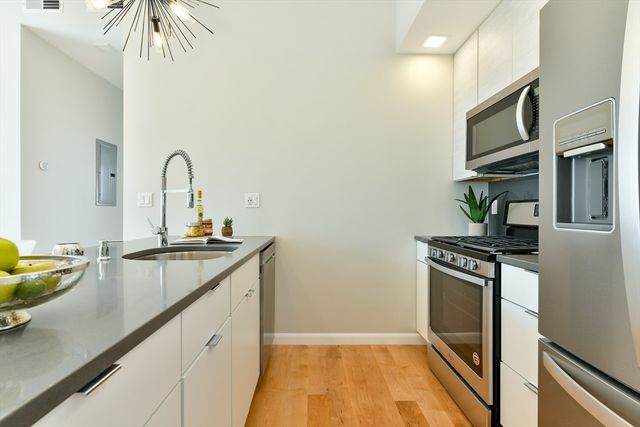 87 Parker St 402, Chelsea, MA 02150