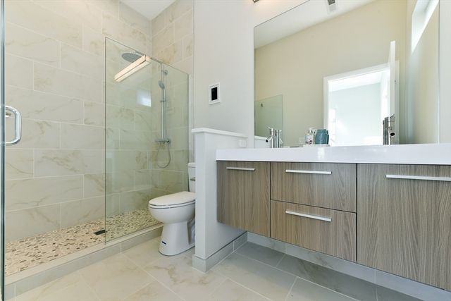 87 Parker St 402, Chelsea, MA 02150