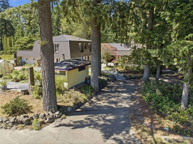 3050 SE Mullenix Road, Port Orchard, WA 98367