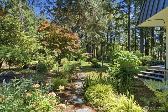 3050 SE Mullenix Road, Port Orchard, WA 98367