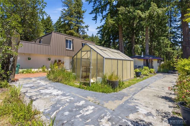 3050 SE Mullenix Road, Port Orchard, WA 98367
