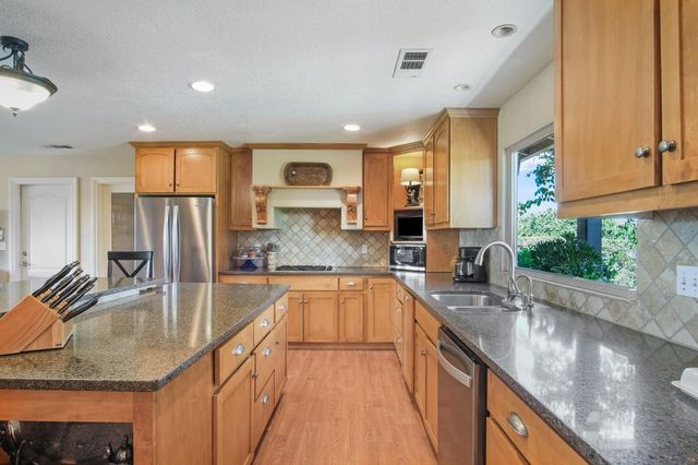 631 E Barnhart Rd, Turlock, CA 95382