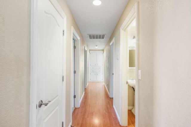 631 E Barnhart Rd, Turlock, CA 95382