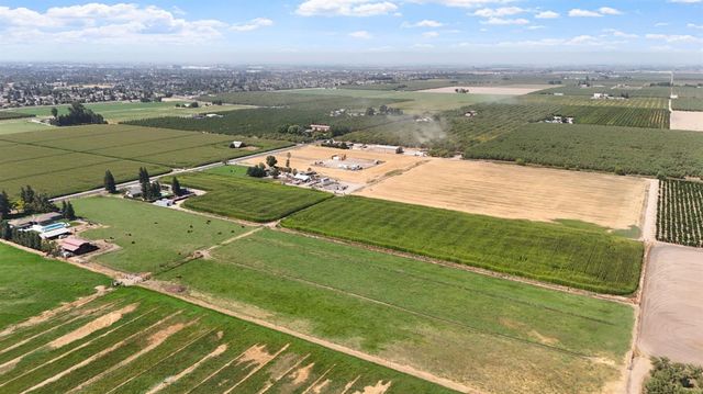 631 E Barnhart Rd, Turlock, CA 95382