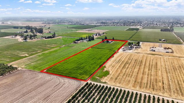 631 E Barnhart Rd, Turlock, CA 95382