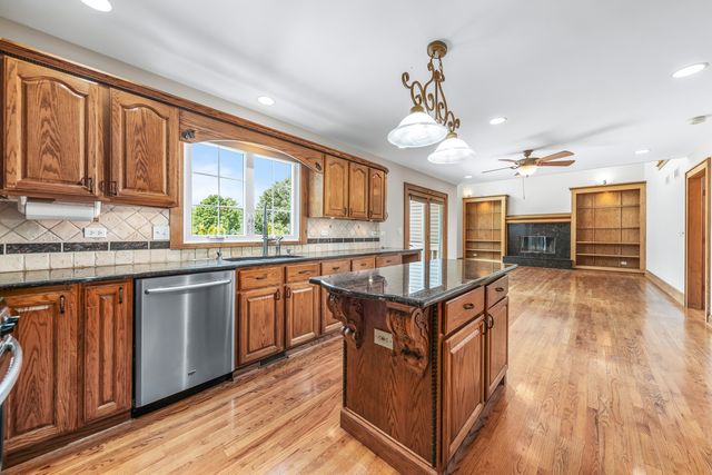 1344 Cantigny Court, Naperville, IL 60565