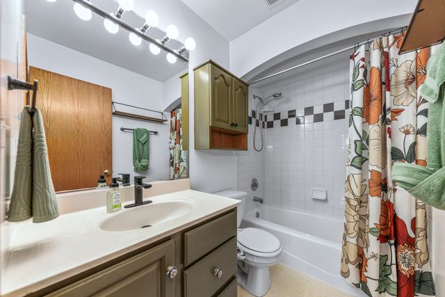 1344 Cantigny Court, Naperville, IL 60565