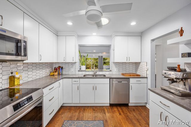1553 Ridgewood Avenue, East Grand Rapids, MI 49506