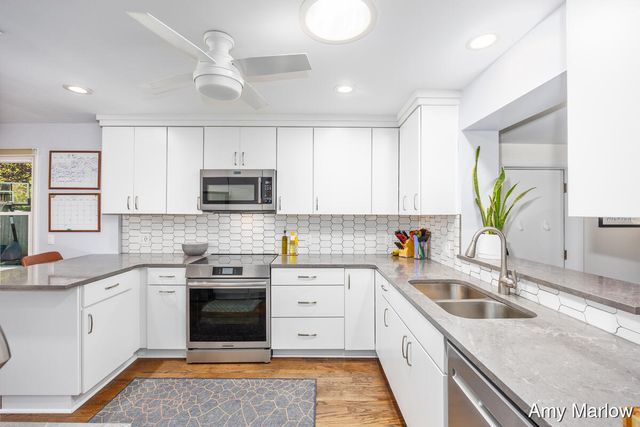 1553 Ridgewood Avenue, East Grand Rapids, MI 49506