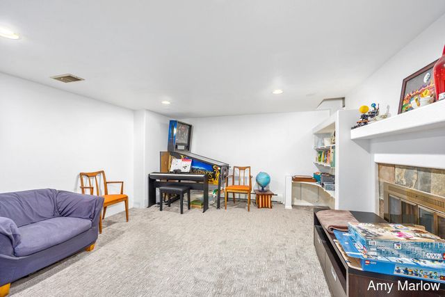 1553 Ridgewood Avenue, East Grand Rapids, MI 49506