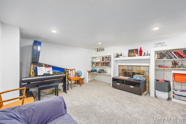 1553 Ridgewood Avenue, East Grand Rapids, MI 49506