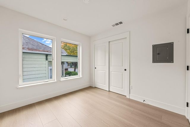 2505 W St, Sacramento, CA 95818