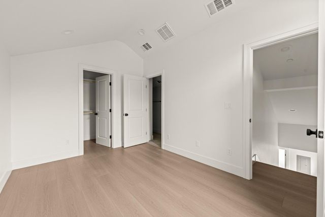 2505 W St, Sacramento, CA 95818