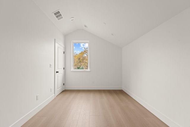 2505 W St, Sacramento, CA 95818