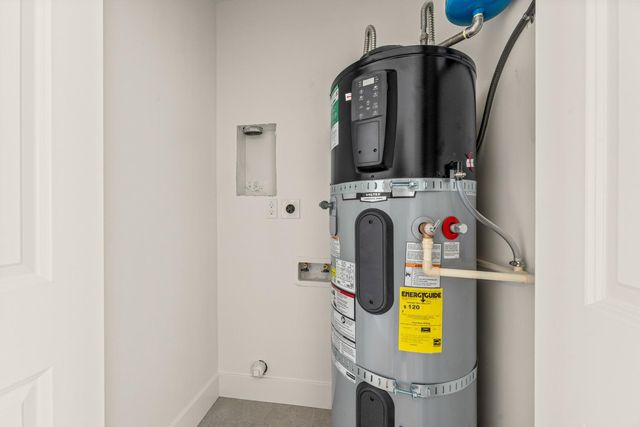 2505 W St, Sacramento, CA 95818