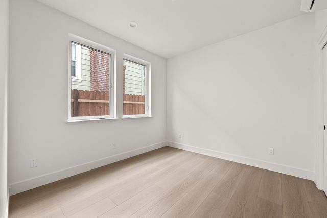 2505 W St, Sacramento, CA 95818