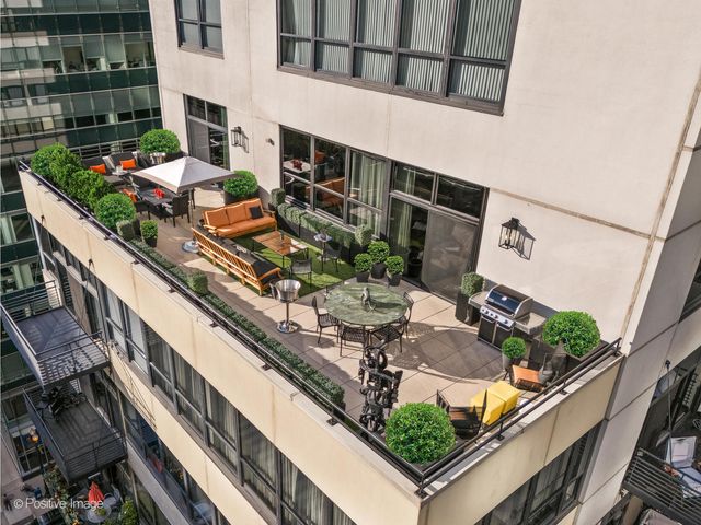 130 S Canal Street 9B, Chicago, IL 60606