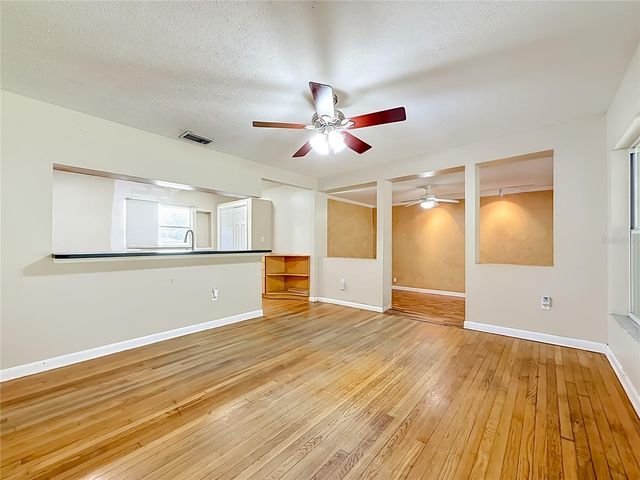 1003 W OUTBOUND PLACE, Tampa, FL 33612