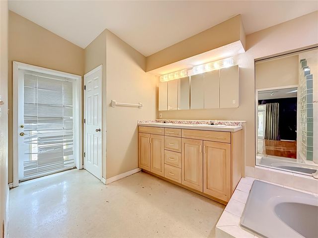 1003 W OUTBOUND PLACE, Tampa, FL 33612