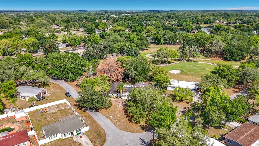 Image 68 of property listing at 1003 W OUTBOUND PLACE, Tampa, FL 33612