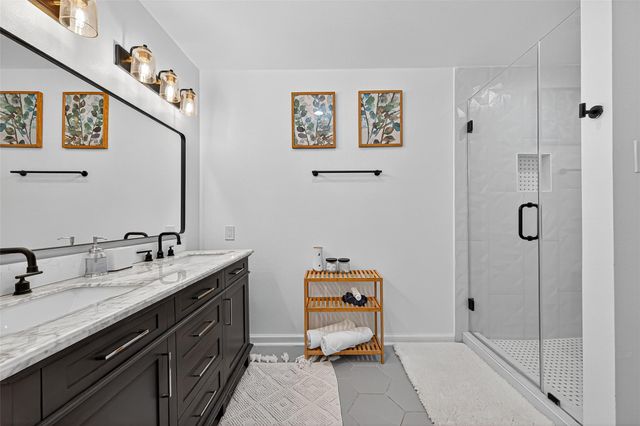 1602 Luzon Street, Houston, TX 77009