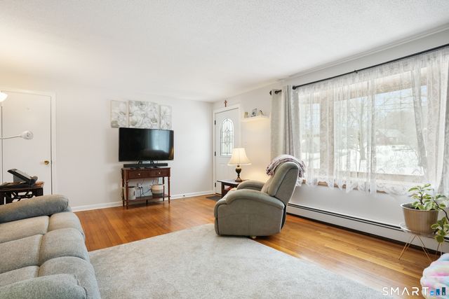 25 Sheffield Lane, Bristol, CT 06010