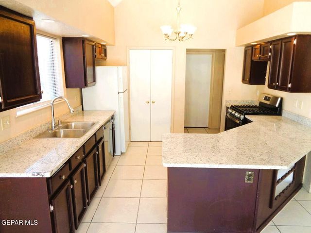8520 Saratoga Drive, El Paso, TX 79912