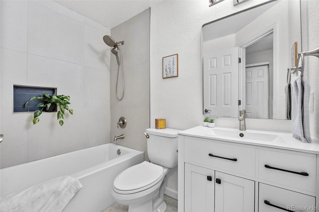 19936 E Stanford Drive, Centennial, CO 80015