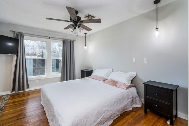 306 Baker Drive, Tomball, TX 77375